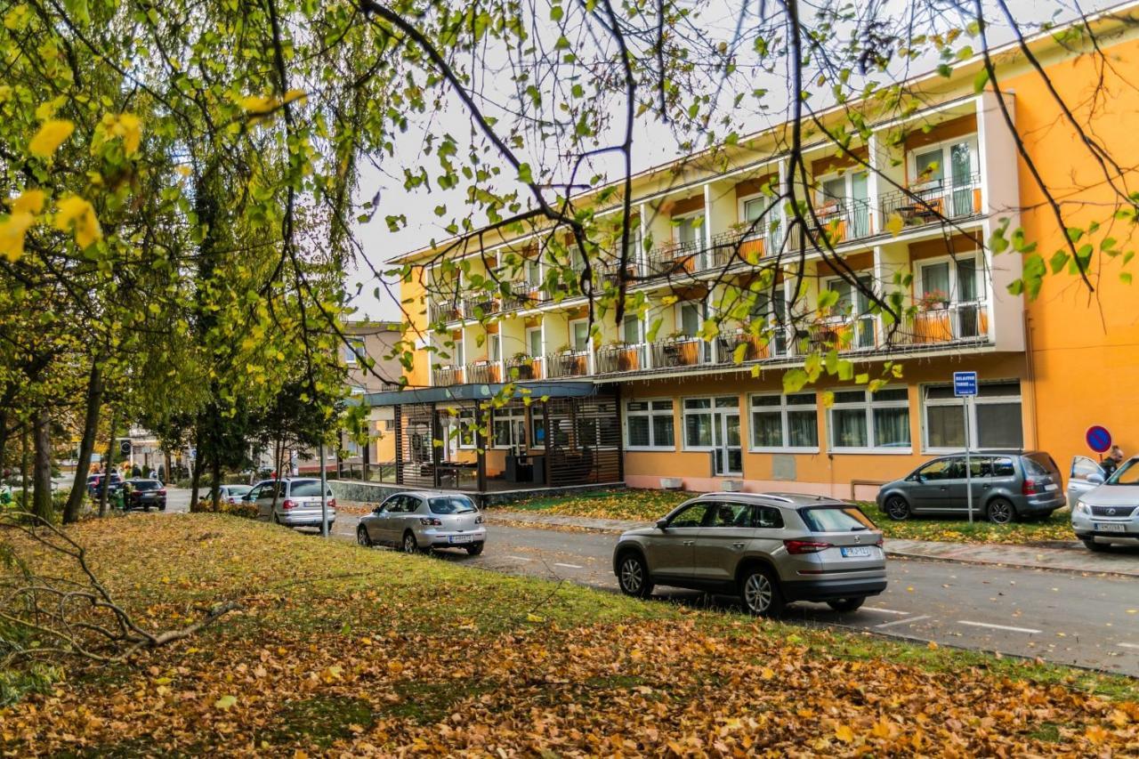 Hotel Rezident Turčianske Teplice 외부 사진